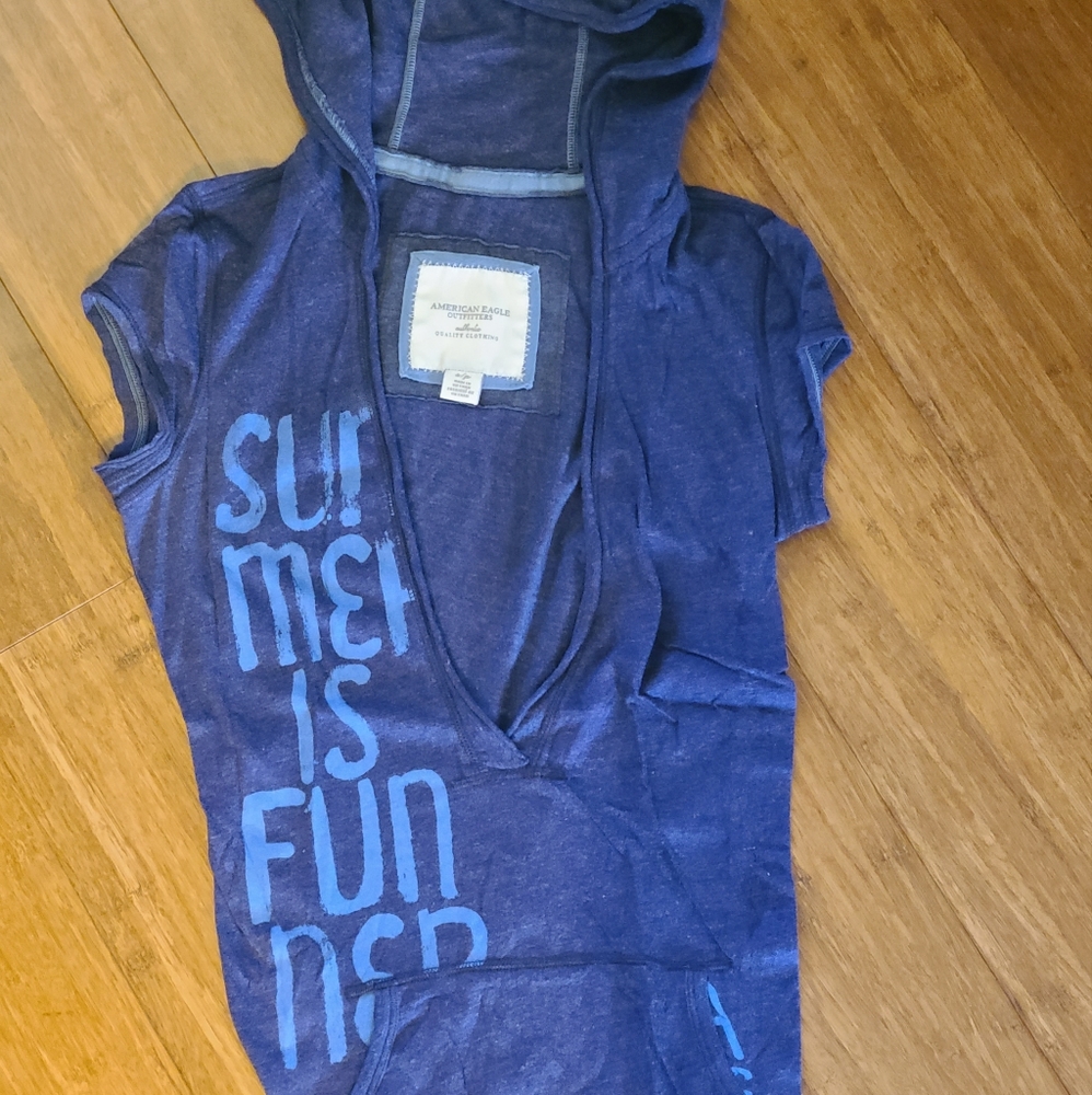 American Eagle hooded tee-shirt